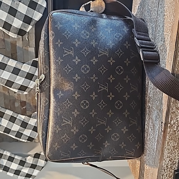 🔥1HRSALE🔥Louis Vuitton Reporter GM - Picture 3 of 17